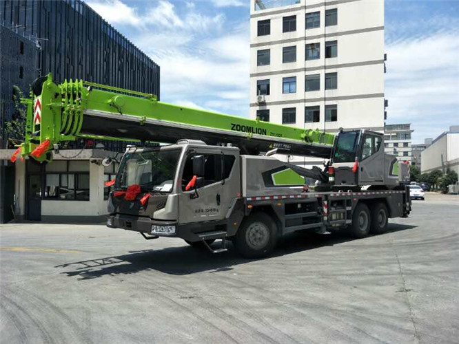 宿豫区跨街广告牌的高空安装注意事项
